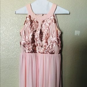 Chiffon sleeveless dress with sequins detail